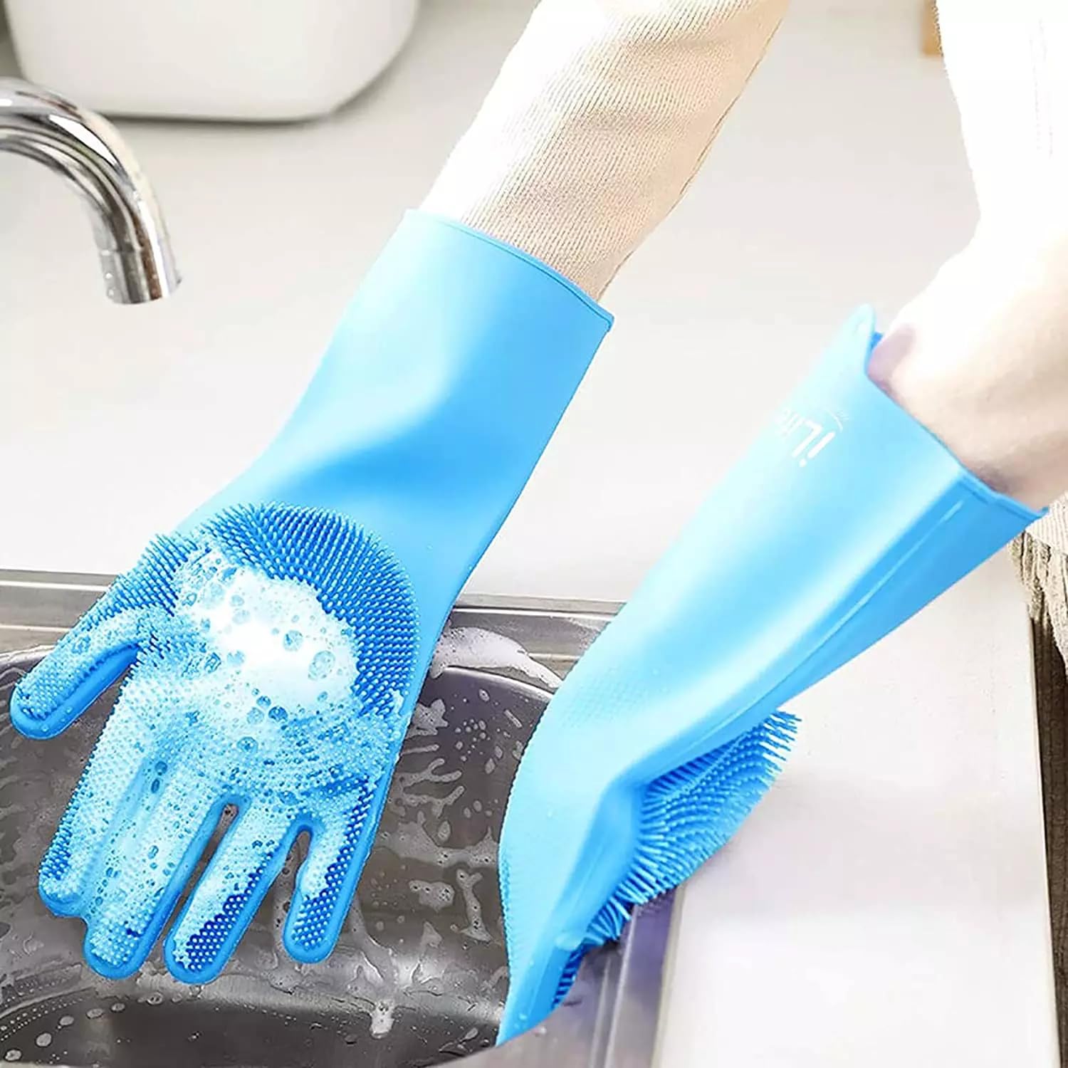 Gloves Magic Silicone Dish Washing Gloves, Silicon Cleaning Gloves, Silicon Hand Gloves for Kitchen Dishwashing and Pet Grooming, Great for Washing Dish, Car, Bathroom (Multicolour, 1 Pair)