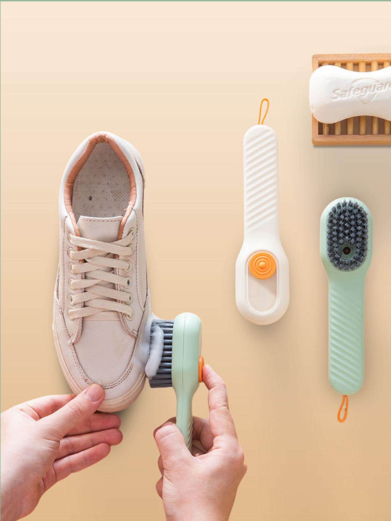 Multifunctional Shoe Brush with Liquid Box, Household Soft Fur Liquid Cleaning Shoe Brush, Long Handle Shoe Brush Press Type Automatic Liquid Shoe Brush