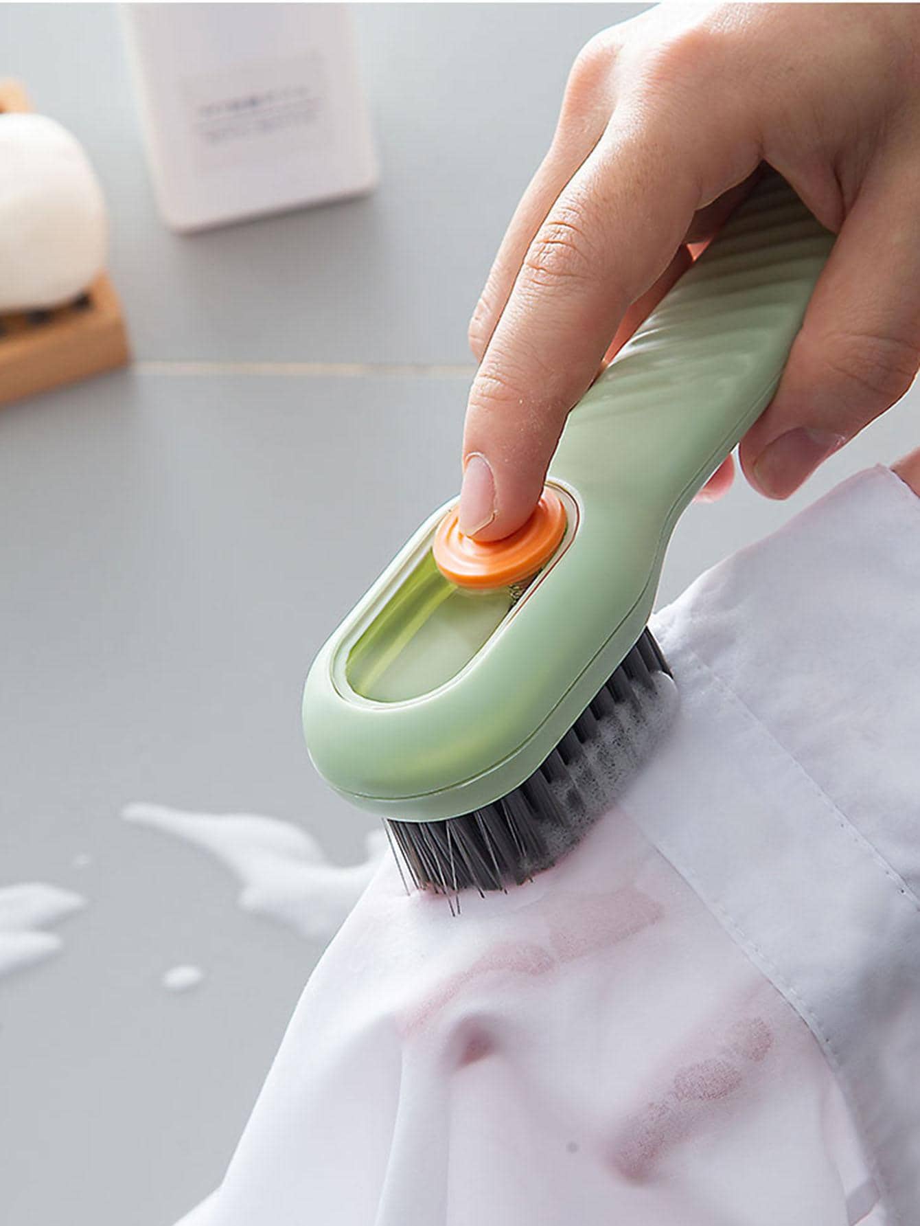 Multifunctional Shoe Brush with Liquid Box, Household Soft Fur Liquid Cleaning Shoe Brush, Long Handle Shoe Brush Press Type Automatic Liquid Shoe Brush