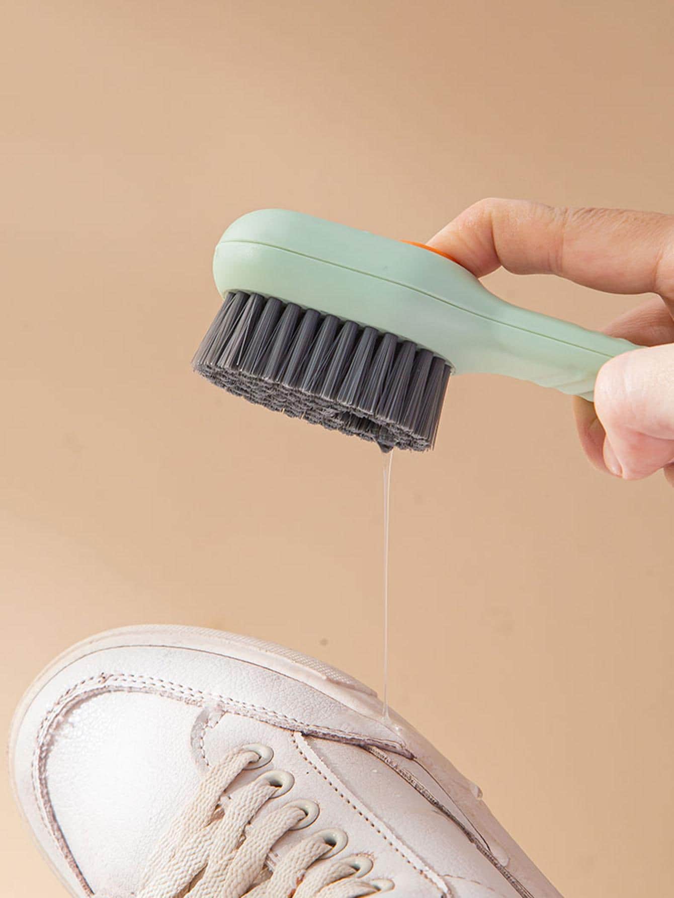 Multifunctional Shoe Brush with Liquid Box, Household Soft Fur Liquid Cleaning Shoe Brush, Long Handle Shoe Brush Press Type Automatic Liquid Shoe Brush